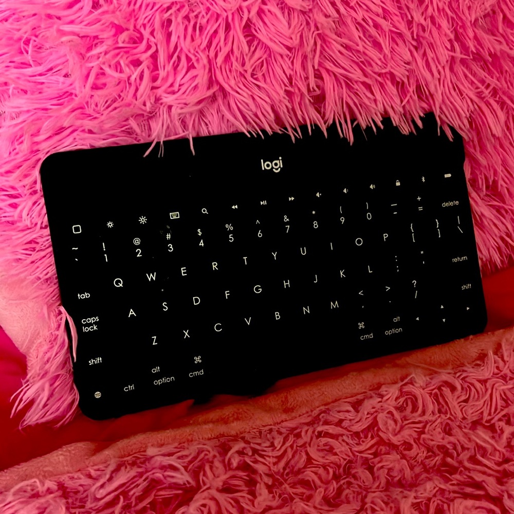 Logi bluetooth keyboard